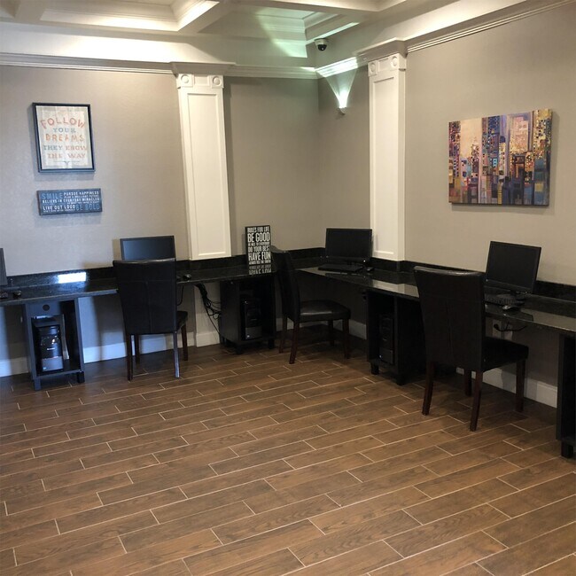 Building Photo - 1300 Eastern Pecan Pl