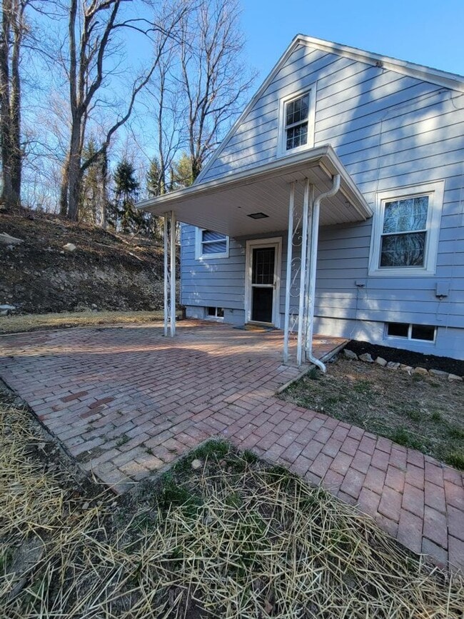 Building Photo - 2660 Sheridan Rd
