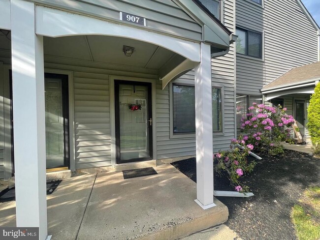 Primary Photo - 907 Gregorys Way