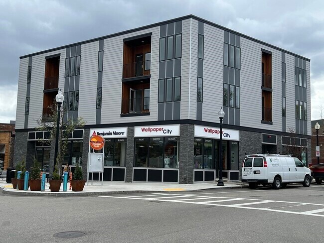 Building Photo - 734 South St