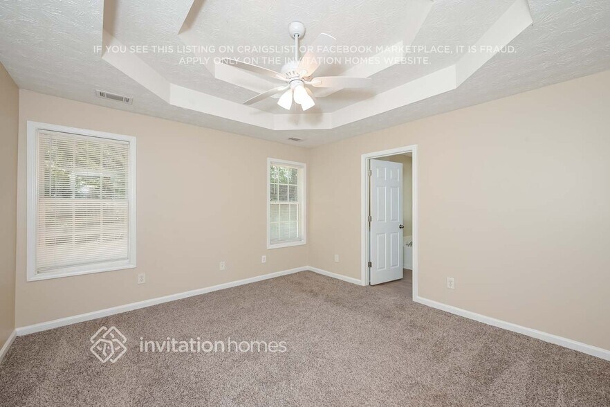 Building Photo - 2990 Lenora Springs Dr