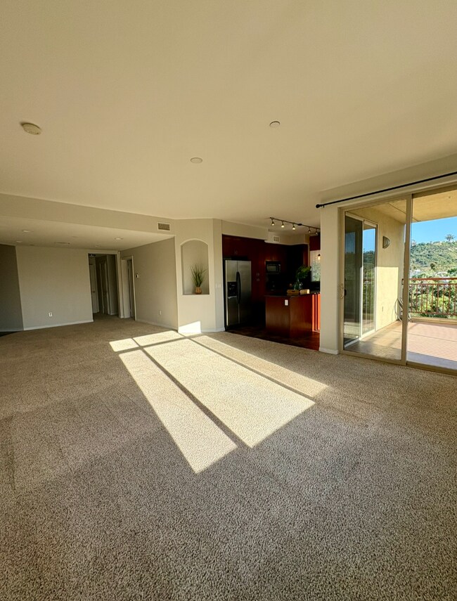 Building Photo - Resort Lifestyle at The Lido in Mission Valley