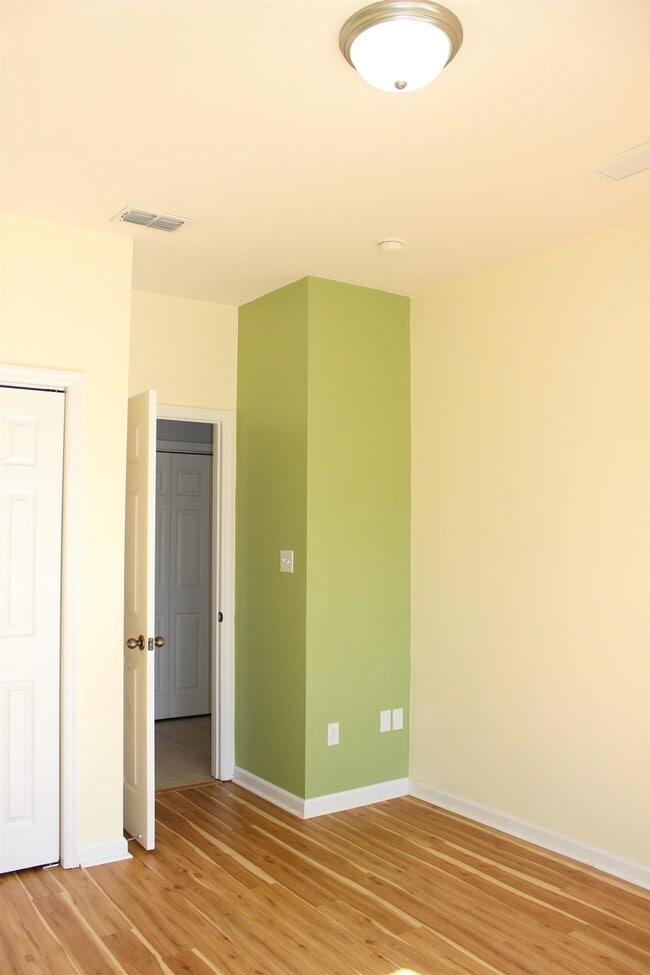 Building Photo - 682 Brooke Hampton Dr