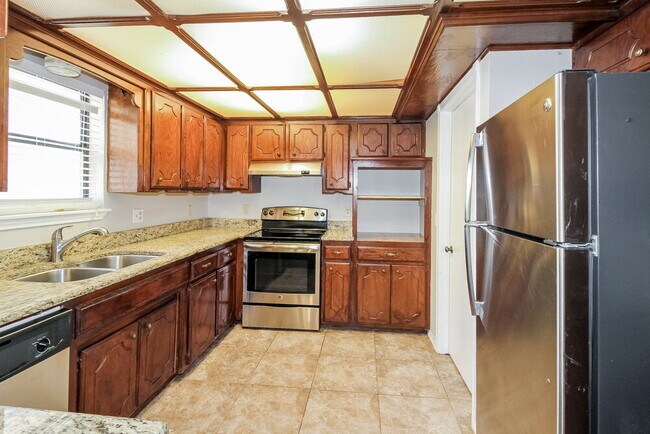 Building Photo - 10141 Alicia Dr