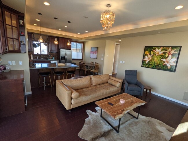 Building Photo - 538 S Fountaine St