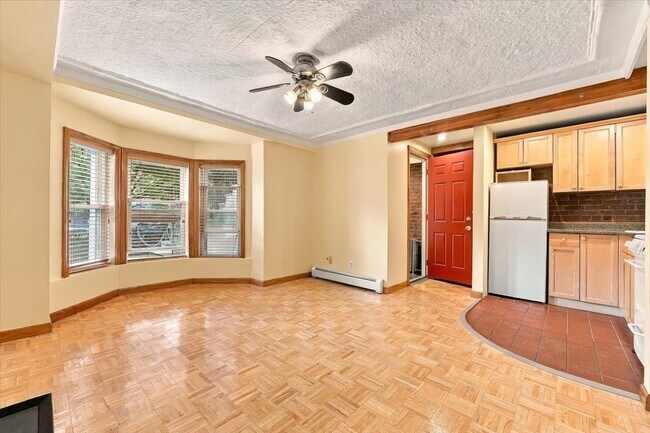 Building Photo - 373 Webster Ave