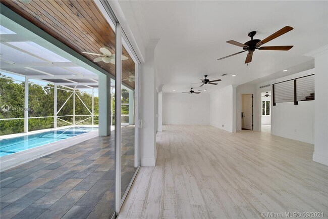 Building Photo - 2 Flamingo Hammock Rd