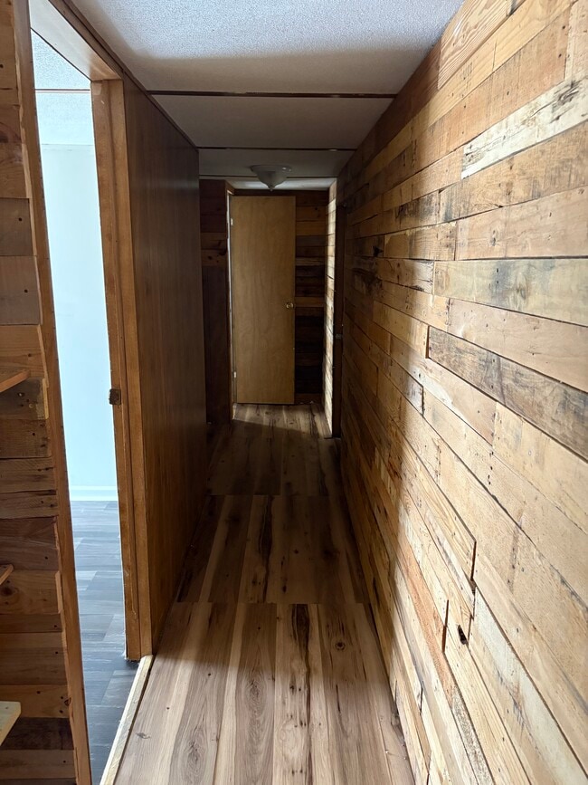 Building Photo - 13 Flintwood Dr