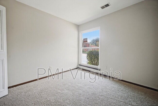 Building Photo - 1474 E Tanners Creek Dr
