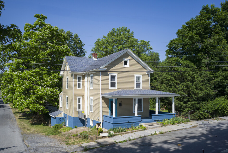 Primary Photo - 116 Hess Ave