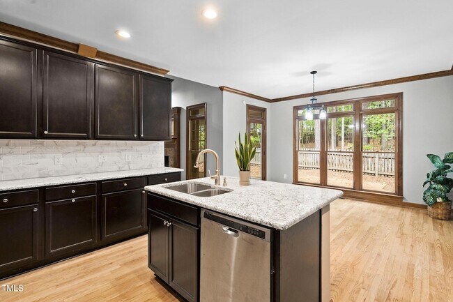 Building Photo - 1008 W Sterlington Pl
