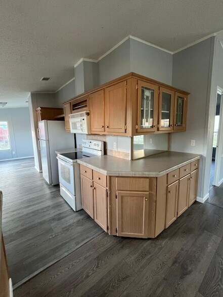 Building Photo - 12070 Clark Ln