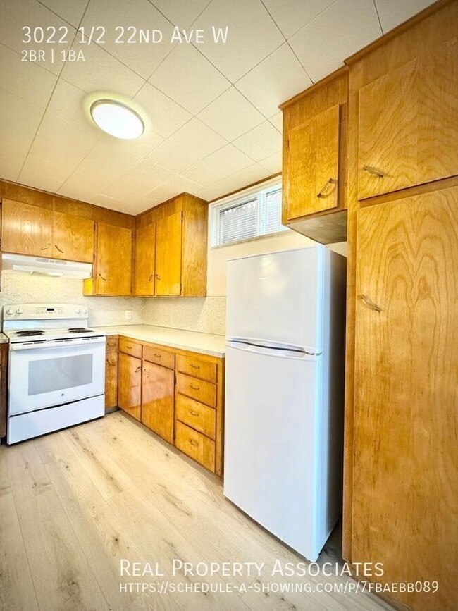 Building Photo - 3022 22nd Ave W