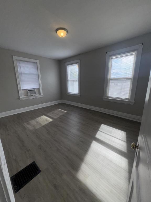 Building Photo - 1818 Wayland Ave