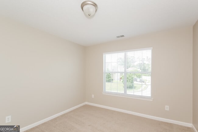 Building Photo - 5934 Colonnade Dr