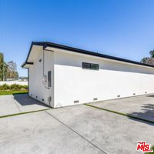 Building Photo - 22747 Erwin St