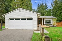 Building Photo - **FULLY REMODELED SAMMAMISH HOME WITH HUGE FENCED YARD!** AVAILABLE NOW FOR RENT!!!