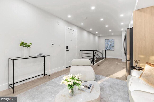 Building Photo - 3923 14th St NW