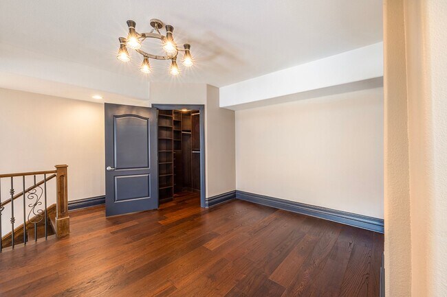 Building Photo - Manhattan Condo Penthouse