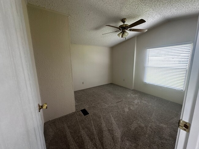 Building Photo - 5609 Dublin Dr