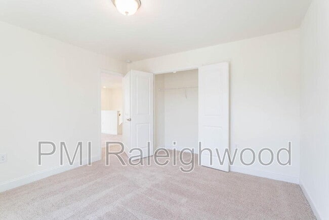 Building Photo - 2001 Seford Dr