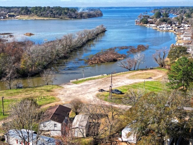 Building Photo - 9638 WARM Spgs