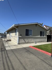 Building Photo - 763 Blossom Way