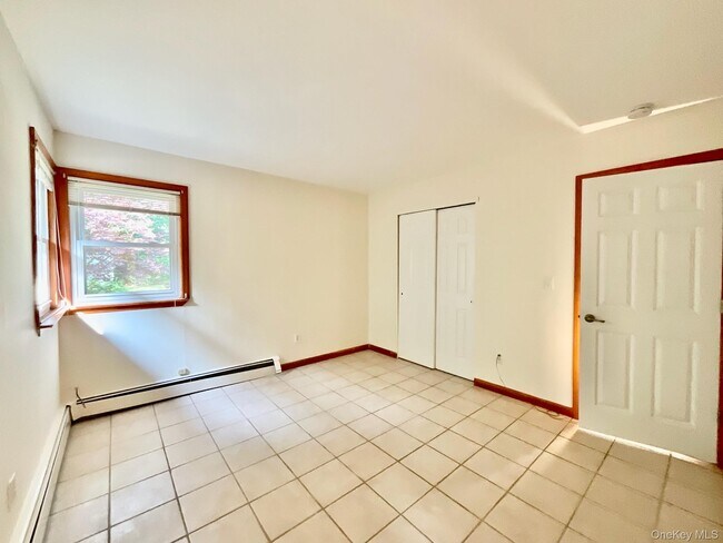 Building Photo - 46 Forrest Ave