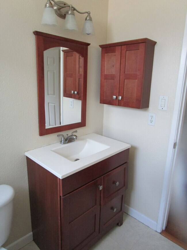 Building Photo - Newly Updated Home in Clairemont