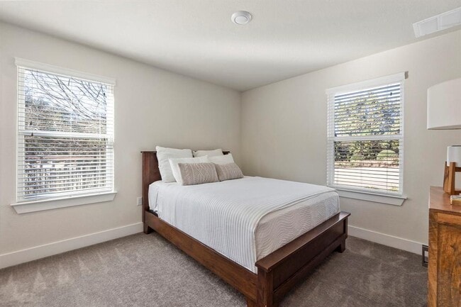 Building Photo - 7505 Belfair Ter