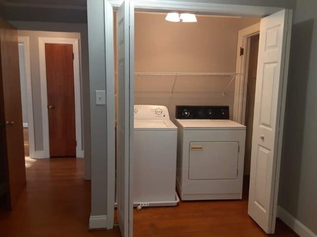Building Photo - Charming 3 Bed, 1 Bath Brick Home – $1550/...