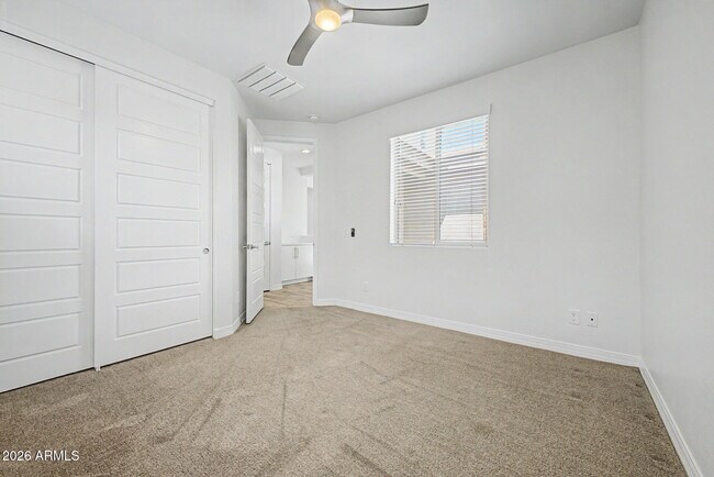 Building Photo - 15912 W Sierra St