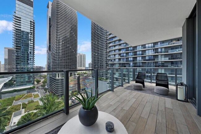 Building Photo - 88 SW 7th St