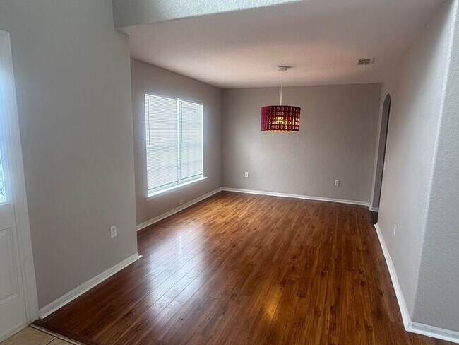 Building Photo - LARGE Single family home in Poinciana