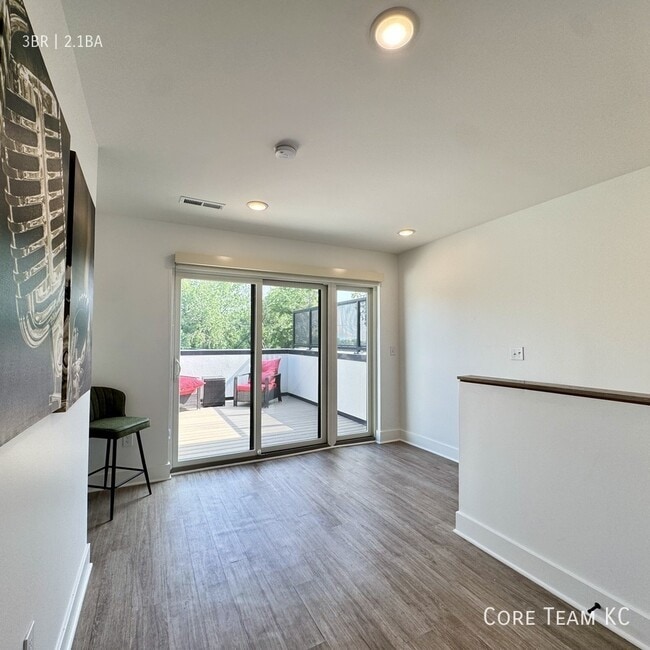 Building Photo - 1217 E 29th St