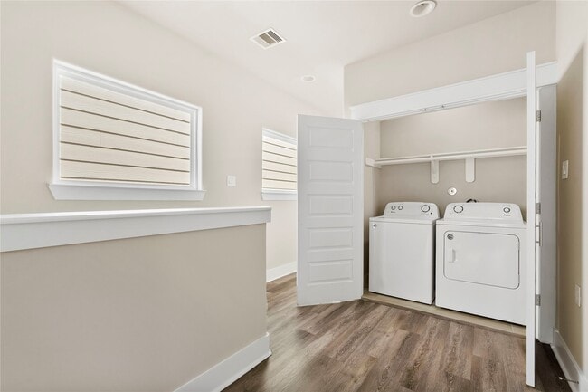 Building Photo - 2509 Des Chaumes St