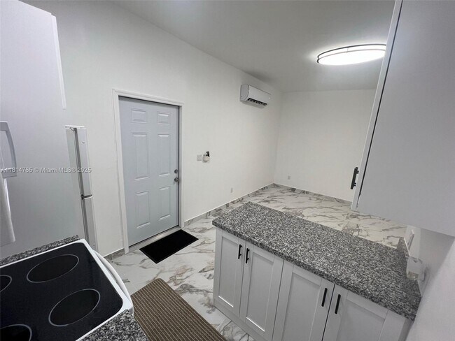 Building Photo - 1720 NW 180th Terrace