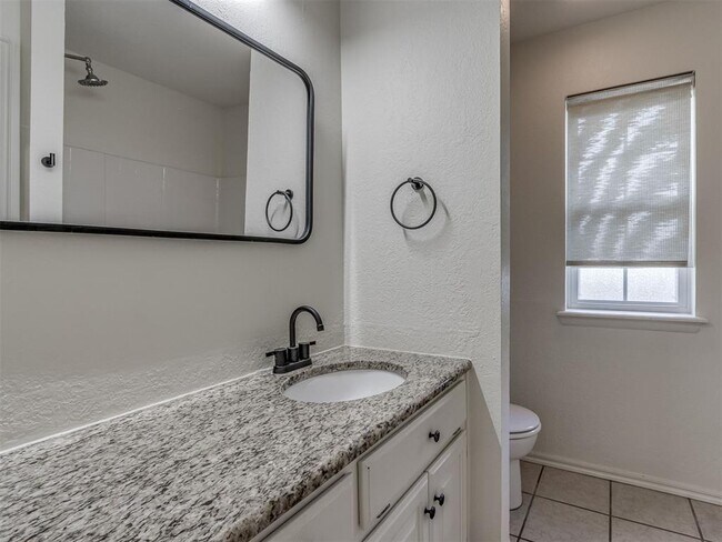 Building Photo - 3028 Weymouth Way