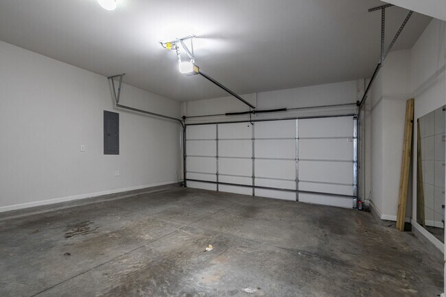 Building Photo - 290 Mahone Dr