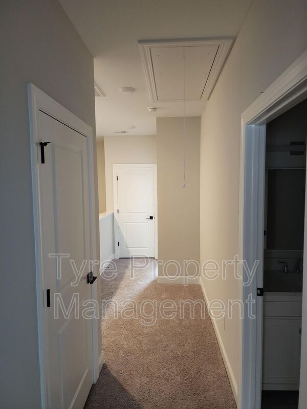 Building Photo - 2104 N Kali Ln