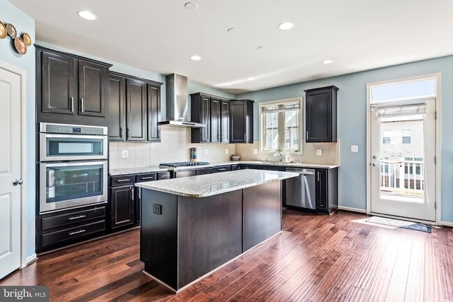 Building Photo - 23638 Sailfish Square