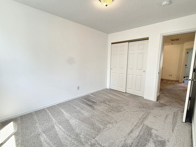 Building Photo - 8807 N Tyndall Ave