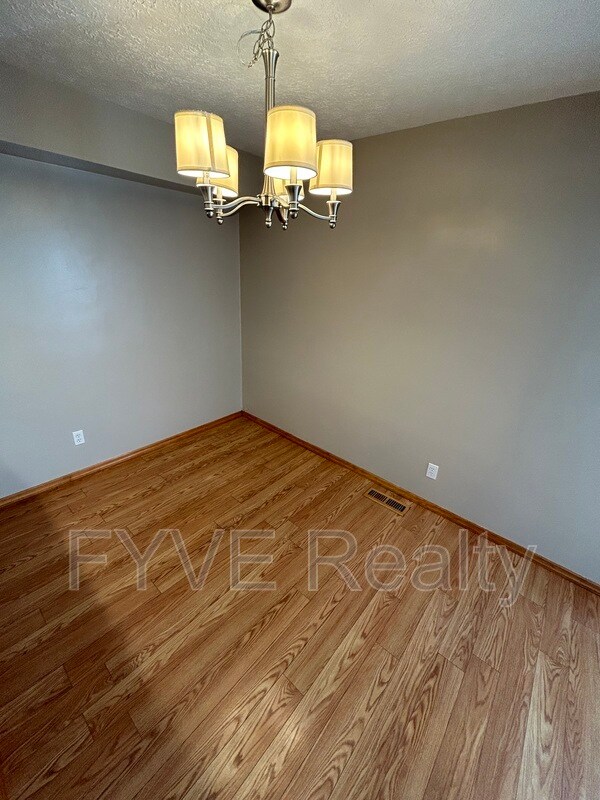 Building Photo - 5590 Barton Rd