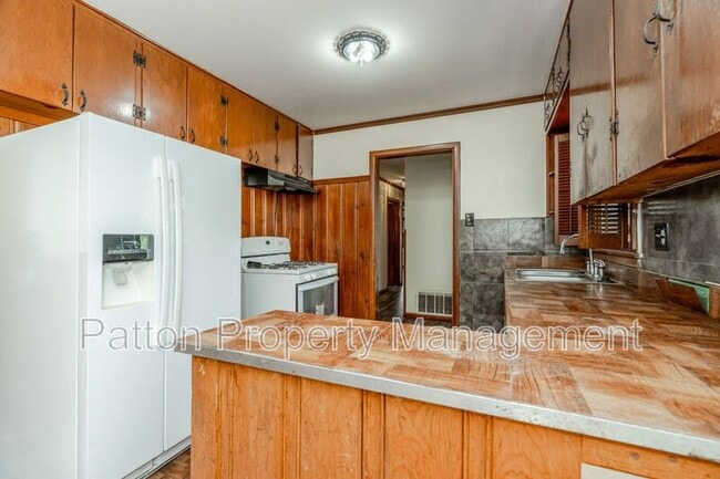 Building Photo - 1703 Pecos St