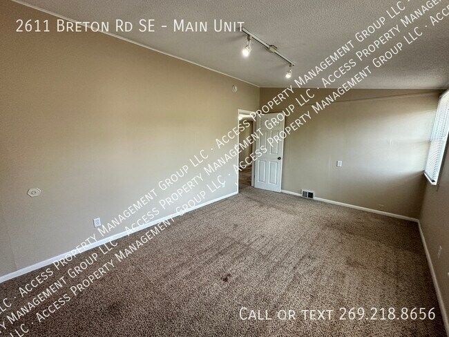 Building Photo - 2611 Breton Rd SE