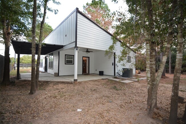 Building Photo - 43699 Old Houston Hwy
