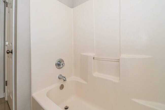 Building Photo - 484 Heron Nest Point