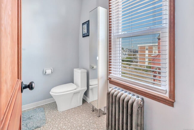 Building Photo - 12 East Ave