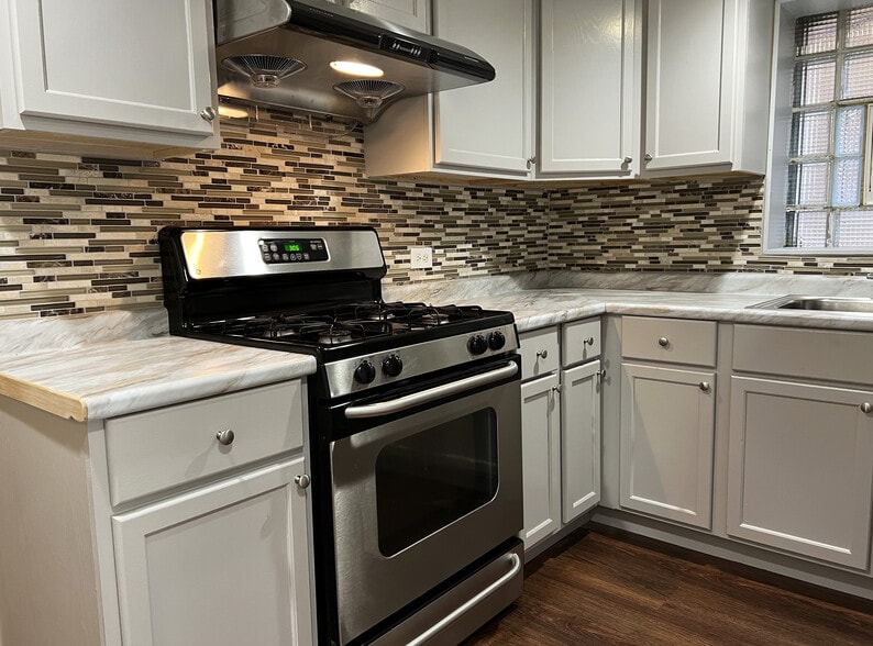 Building Photo - 4538 N Christiana Ave