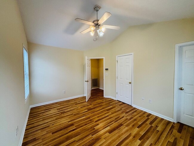 Building Photo - 228 Mountain Breeze Dr
